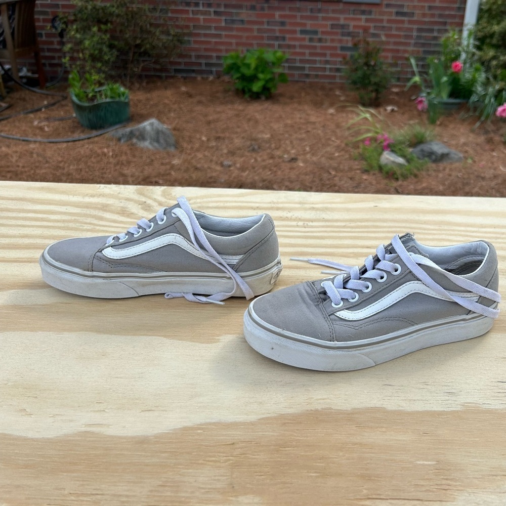- Vans Old Skool grey and White Sneaker Men’s Sz 3.5, woman’s 5.0 shoes‎